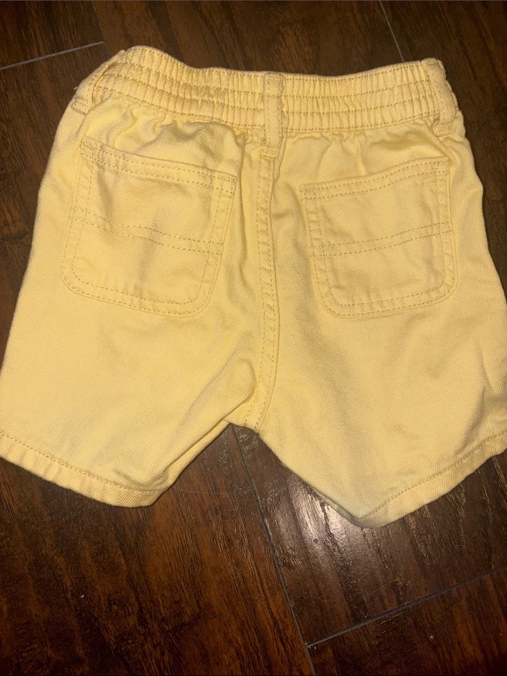 Old Navy Kids Shorts set of 3 one in Yellow- Denim Orange & Flower- Linen 5T